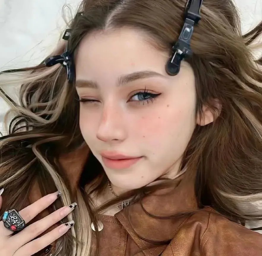五个相扑的少年